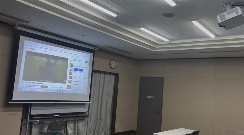 備え付けプロジェクター